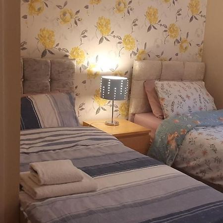 Delightful Home Stay - Double Ensuiteroom. Глазгоу Екстериор снимка