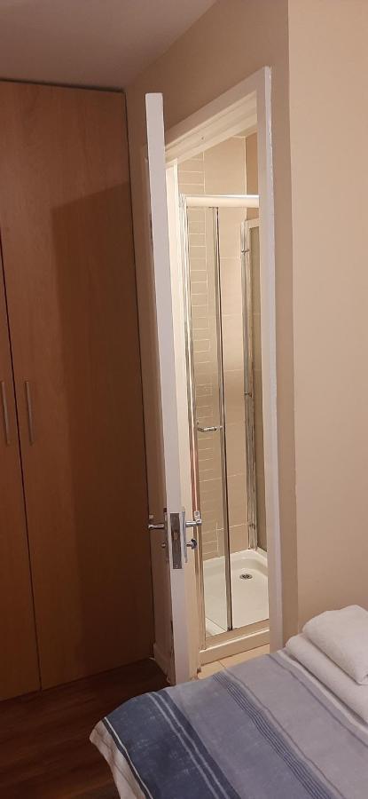 Delightful Home Stay - Double Ensuiteroom. Глазгоу Екстериор снимка