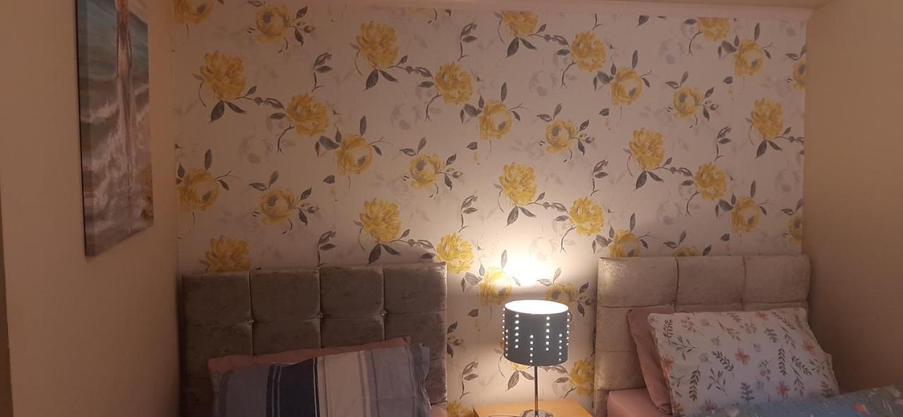 Delightful Home Stay - Double Ensuiteroom. Глазгоу Екстериор снимка